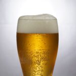 하루 한 잔의 맥주, 건강에 도움이 될까? 전문가들 “적당한 음주도 신중해야”